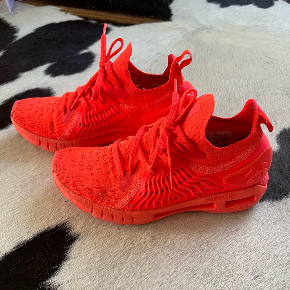 Under Armour Women Athletic Shoes. Size 6.5